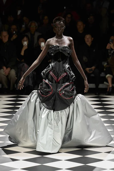 Look 4